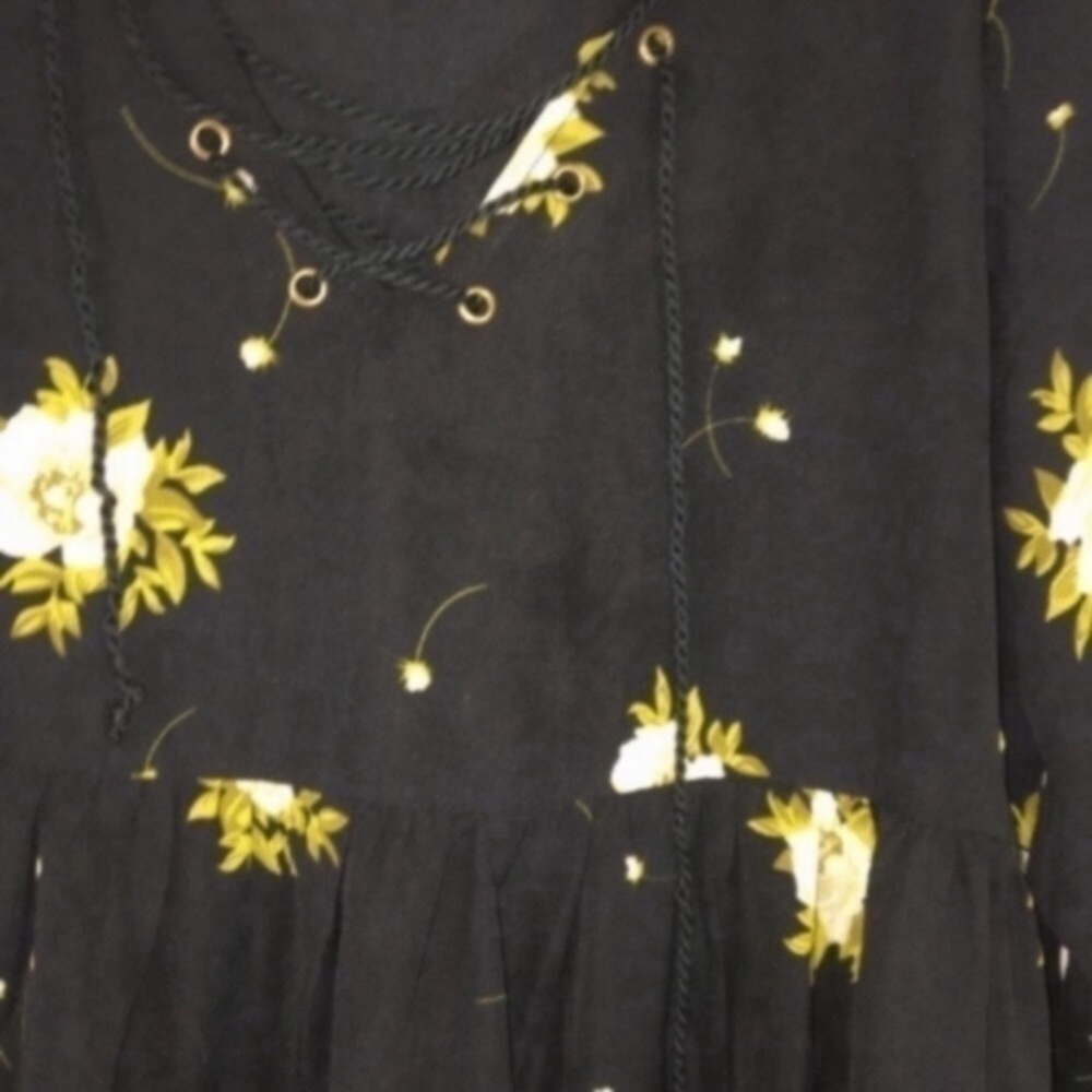 Entro Black Floral Blouse - Picture 2 of 5